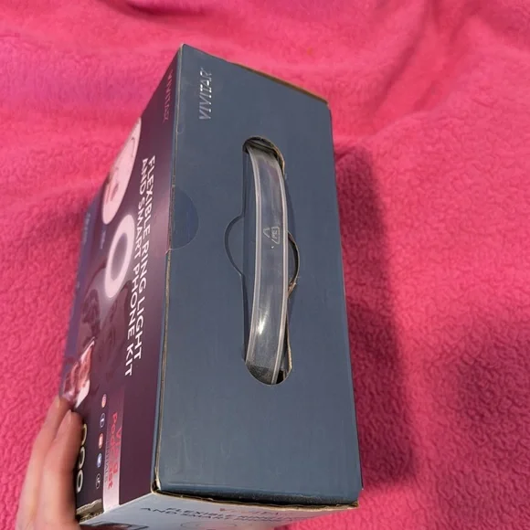 Still sealed, NEW flexible ring light/smartphone kit!